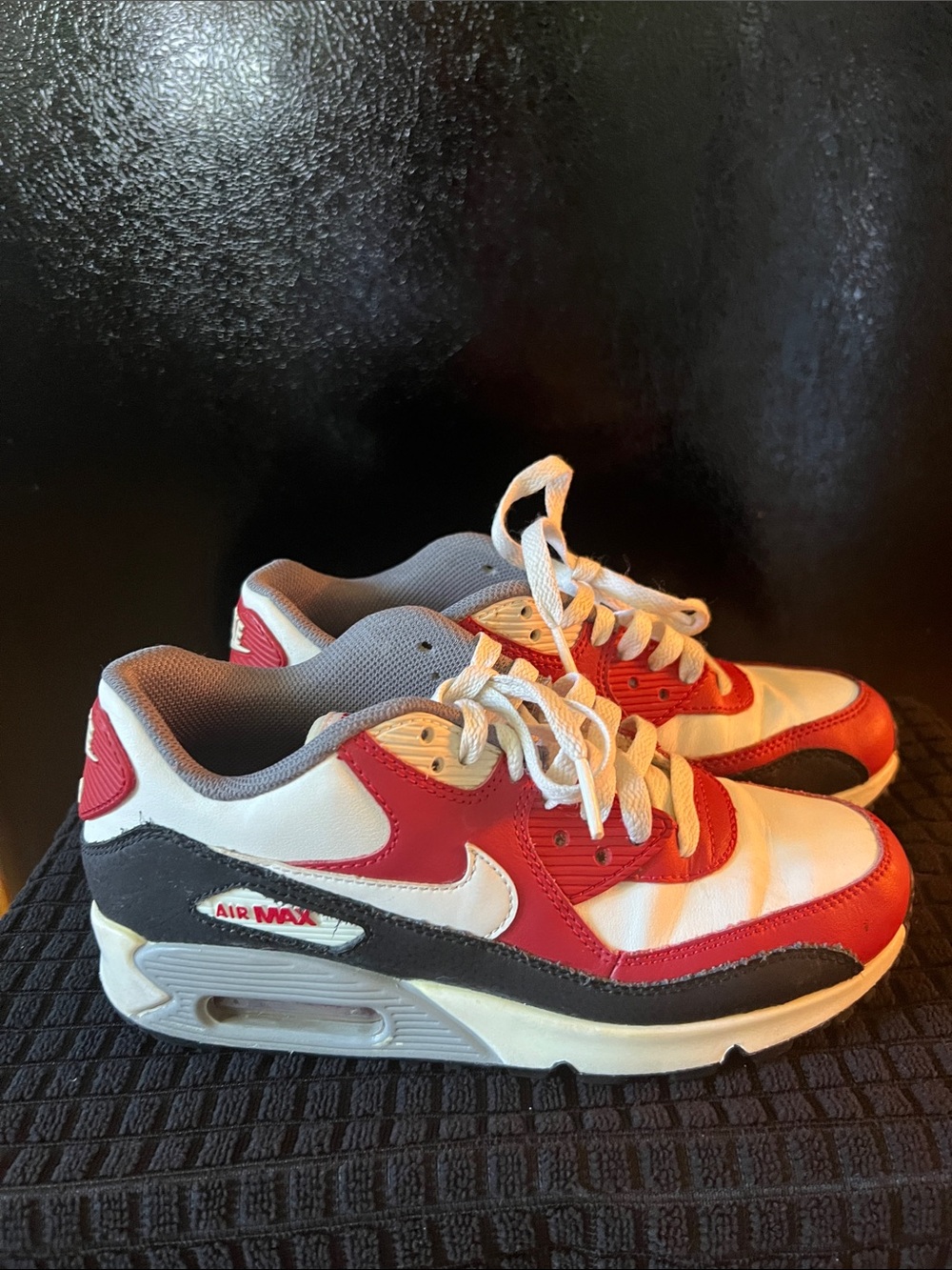 Nike woman’s Low Top Sneakers in White, Red & Black